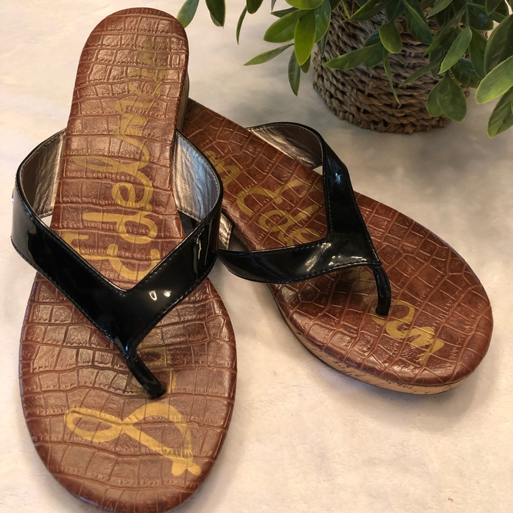 Black patent vegan leather thong sandals